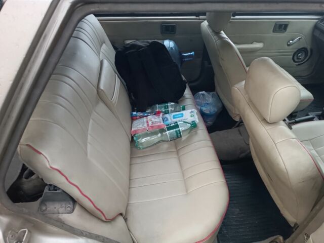 Серый Ниссан Блюберд, объемом двигателя 0 л и пробегом 220 тыс. км за 812 $, фото 6 на Automoto.ua