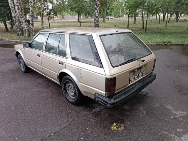 Серый Ниссан Блюберд, объемом двигателя 0 л и пробегом 220 тыс. км за 812 $, фото 3 на Automoto.ua