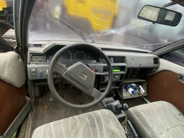 Серый Ниссан Блюберд, объемом двигателя 2 л и пробегом 350 тыс. км за 450 $, фото 8 на Automoto.ua