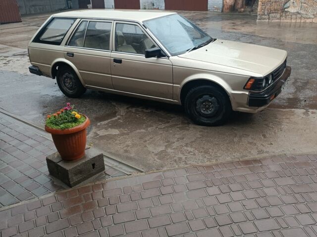 Серый Ниссан Блюберд, объемом двигателя 0 л и пробегом 220 тыс. км за 812 $, фото 4 на Automoto.ua