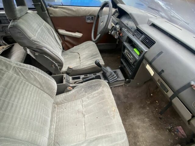 Серый Ниссан Блюберд, объемом двигателя 2 л и пробегом 350 тыс. км за 450 $, фото 9 на Automoto.ua