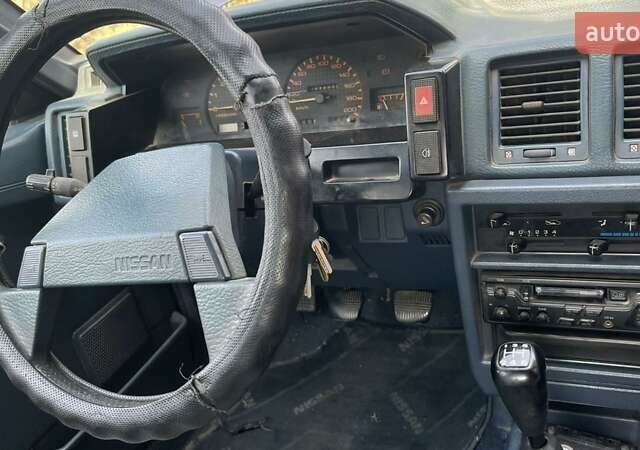 Синий Ниссан Блюберд, объемом двигателя 1.6 л и пробегом 327 тыс. км за 1250 $, фото 5 на Automoto.ua