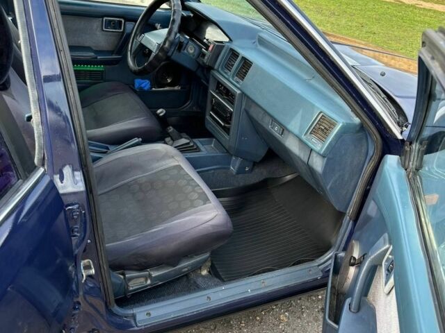 Синий Ниссан Блюберд, объемом двигателя 2 л и пробегом 413 тыс. км за 2200 $, фото 19 на Automoto.ua