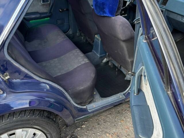 Синий Ниссан Блюберд, объемом двигателя 2 л и пробегом 413 тыс. км за 2200 $, фото 18 на Automoto.ua