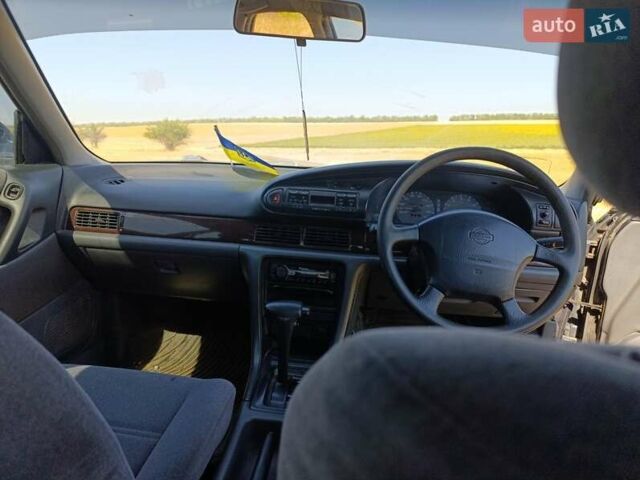 Синий Ниссан Блюберд, объемом двигателя 2 л и пробегом 370 тыс. км за 1200 $, фото 5 на Automoto.ua