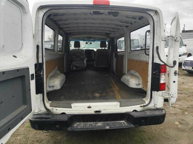 Белый Ниссан Другая, объемом двигателя 4 л и пробегом 128 тыс. км за 27000 $, фото 4 на Automoto.ua