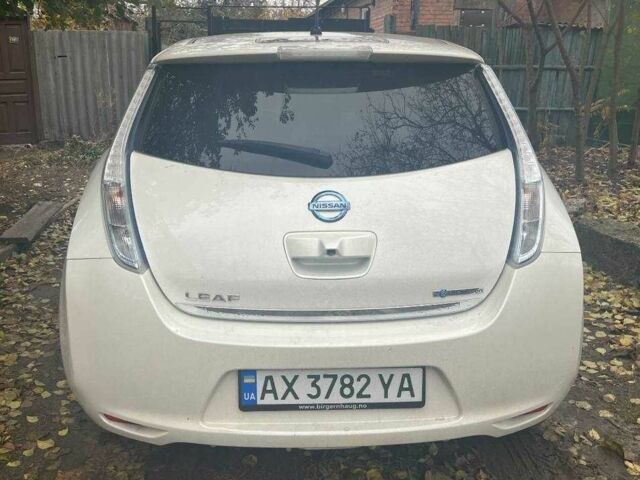 Білий Ніссан Інша, об'ємом двигуна 0 л та пробігом 155 тис. км за 10500 $, фото 4 на Automoto.ua