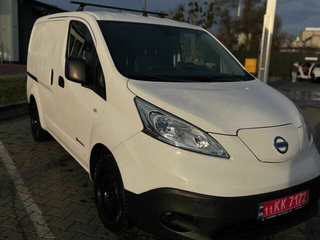 Білий Ніссан Інша, об'ємом двигуна 0 л та пробігом 126 тис. км за 8200 $, фото 2 на Automoto.ua