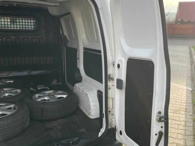 Білий Ніссан Інша, об'ємом двигуна 0 л та пробігом 126 тис. км за 8200 $, фото 19 на Automoto.ua