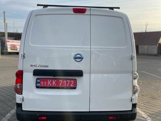 Білий Ніссан Інша, об'ємом двигуна 0 л та пробігом 126 тис. км за 8200 $, фото 5 на Automoto.ua