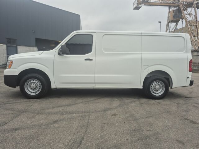 Белый Ниссан Другая, объемом двигателя 4 л и пробегом 59 тыс. км за 16500 $, фото 2 на Automoto.ua