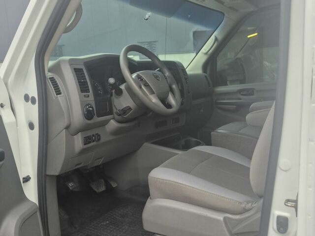 Белый Ниссан Другая, объемом двигателя 4 л и пробегом 59 тыс. км за 16500 $, фото 7 на Automoto.ua