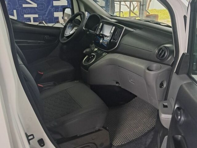 Білий Ніссан Інша, об'ємом двигуна 0 л та пробігом 29 тис. км за 16500 $, фото 4 на Automoto.ua