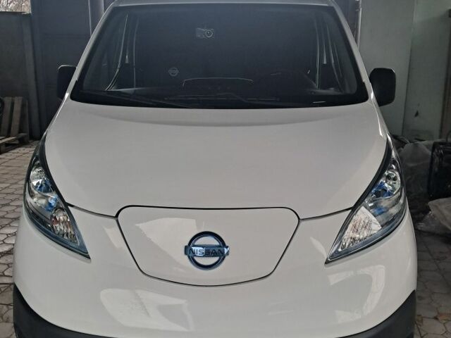 Білий Ніссан Інша, об'ємом двигуна 0 л та пробігом 29 тис. км за 16500 $, фото 2 на Automoto.ua