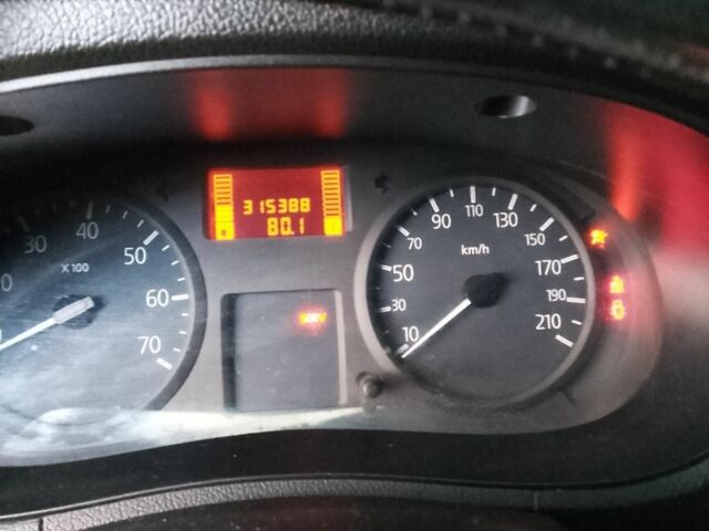 Белый Ниссан Другая, объемом двигателя 1.5 л и пробегом 315 тыс. км за 4900 $, фото 9 на Automoto.ua