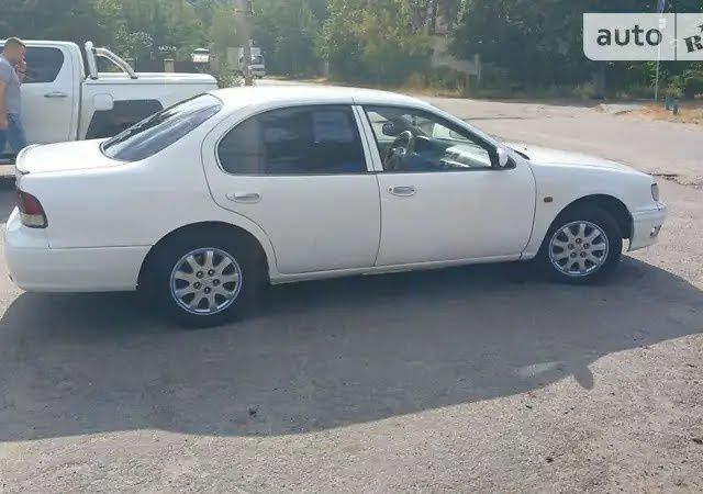 Білий Ніссан Інша, об'ємом двигуна 2 л та пробігом 20 тис. км за 1900 $, фото 1 на Automoto.ua