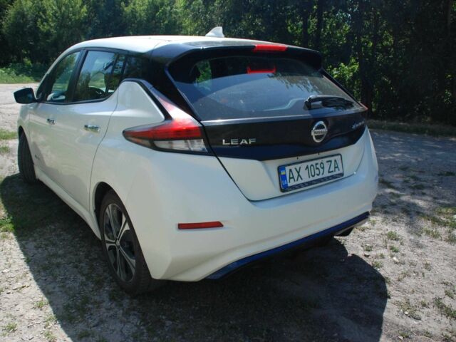 Білий Ніссан Інша, об'ємом двигуна 0 л та пробігом 243 тис. км за 9000 $, фото 2 на Automoto.ua