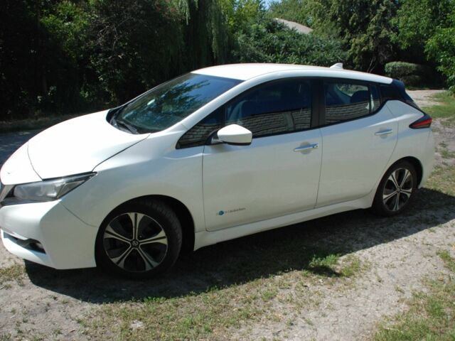 Білий Ніссан Інша, об'ємом двигуна 0 л та пробігом 243 тис. км за 9000 $, фото 1 на Automoto.ua