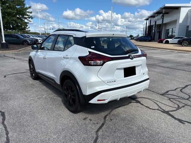 Білий Ніссан Інша, об'ємом двигуна 1.6 л та пробігом 16 тис. км за 12000 $, фото 5 на Automoto.ua