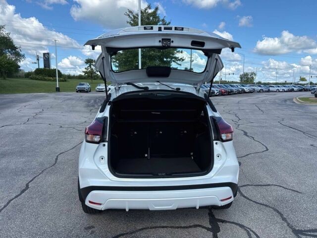 Білий Ніссан Інша, об'ємом двигуна 1.6 л та пробігом 16 тис. км за 12000 $, фото 16 на Automoto.ua