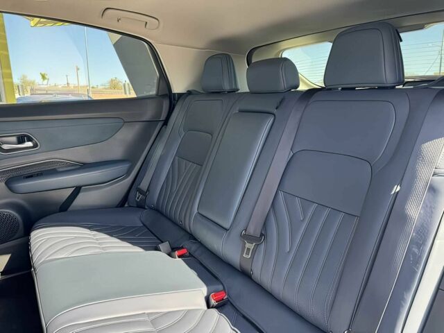 Белый Ниссан Другая, объемом двигателя 0 л и пробегом 13 тыс. км за 18900 $, фото 13 на Automoto.ua