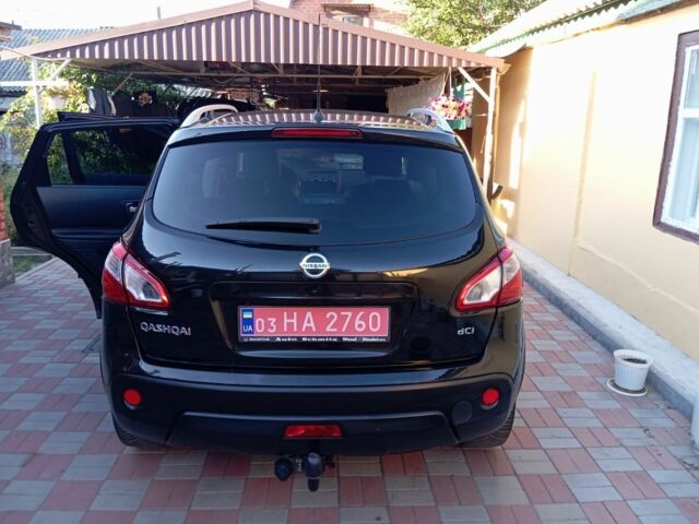 Черный Ниссан Другая, объемом двигателя 0 л и пробегом 250 тыс. км за 12500 $, фото 3 на Automoto.ua