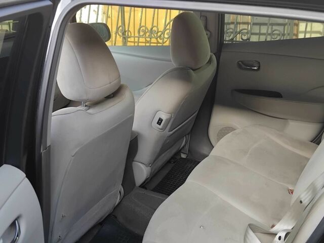 Черный Ниссан Другая, объемом двигателя 0 л и пробегом 113 тыс. км за 6200 $, фото 4 на Automoto.ua