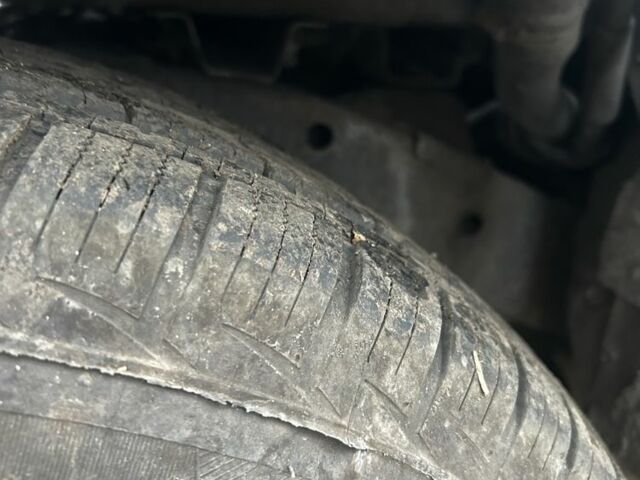 Черный Ниссан Другая, объемом двигателя 2.5 л и пробегом 320 тыс. км за 3933 $, фото 3 на Automoto.ua