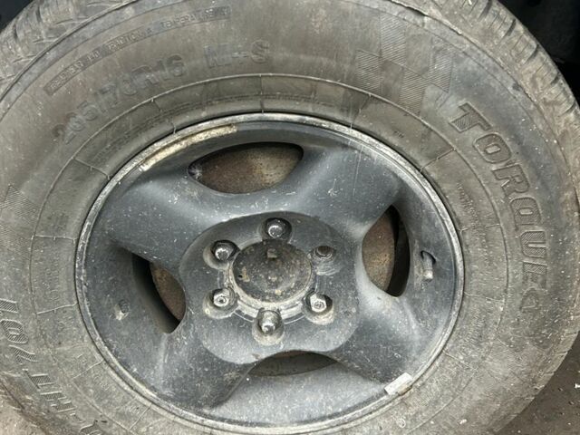 Черный Ниссан Другая, объемом двигателя 2.5 л и пробегом 320 тыс. км за 3933 $, фото 4 на Automoto.ua