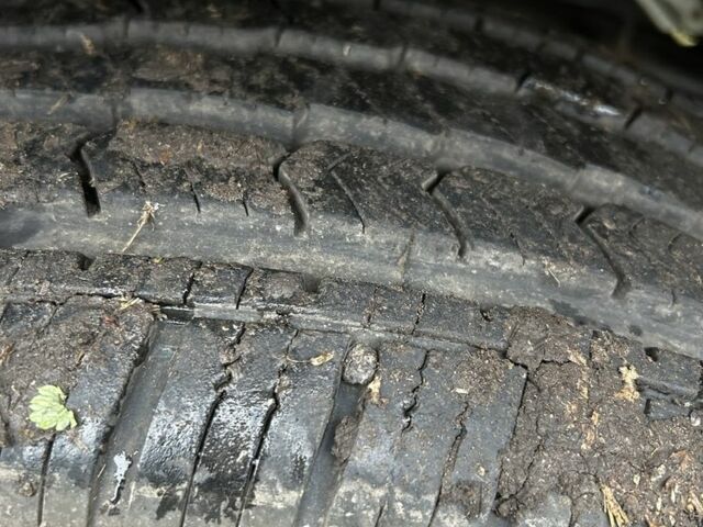 Черный Ниссан Другая, объемом двигателя 2.5 л и пробегом 320 тыс. км за 3933 $, фото 12 на Automoto.ua