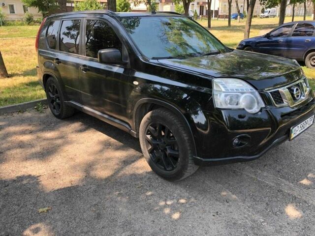 Чорний Ніссан Інша, об'ємом двигуна 2.5 л та пробігом 343 тис. км за 8500 $, фото 1 на Automoto.ua