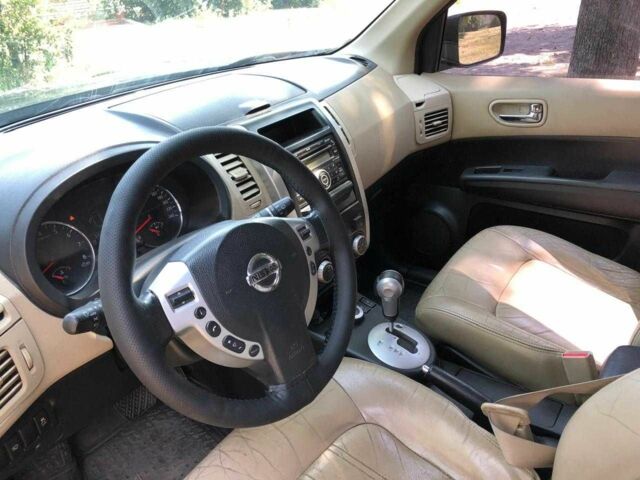 Чорний Ніссан Інша, об'ємом двигуна 2.5 л та пробігом 343 тис. км за 8500 $, фото 7 на Automoto.ua