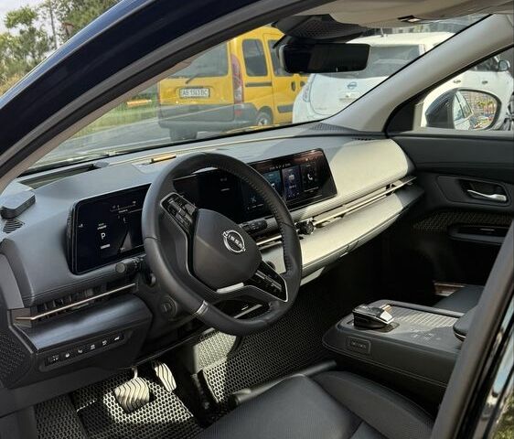 Черный Ниссан Другая, объемом двигателя 0 л и пробегом 6 тыс. км за 30000 $, фото 3 на Automoto.ua