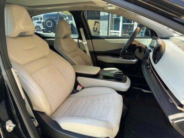 Черный Ниссан Другая, объемом двигателя 0 л и пробегом 26 тыс. км за 14500 $, фото 8 на Automoto.ua