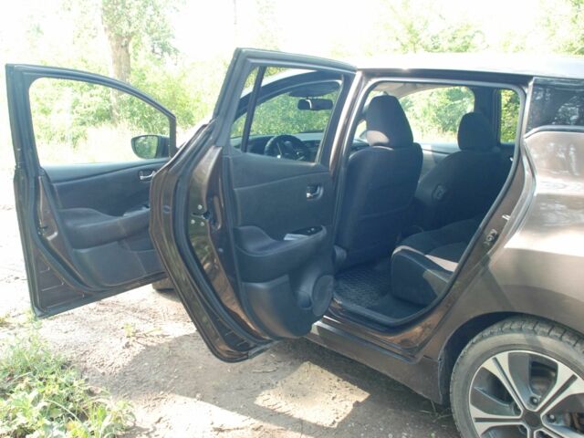 Коричневый Ниссан Другая, объемом двигателя 0 л и пробегом 395 тыс. км за 8000 $, фото 10 на Automoto.ua