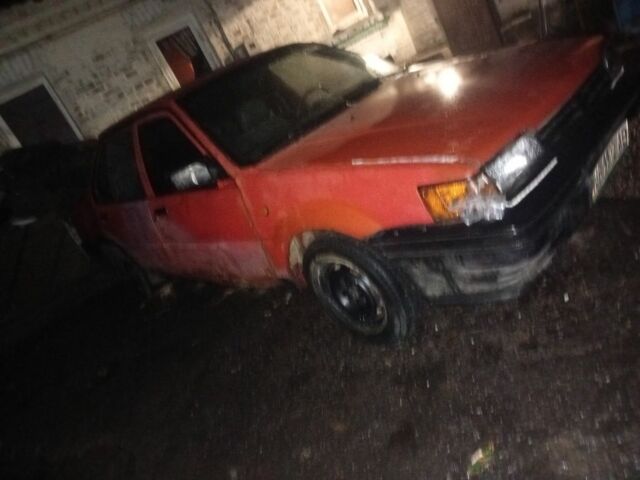 Красный Ниссан Другая, объемом двигателя 5 л и пробегом 434 тыс. км за 593 $, фото 2 на Automoto.ua