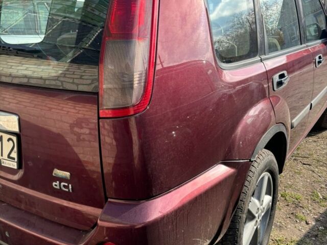 Червоний Ніссан Інша, об'ємом двигуна 2.2 л та пробігом 340 тис. км за 4164 $, фото 3 на Automoto.ua