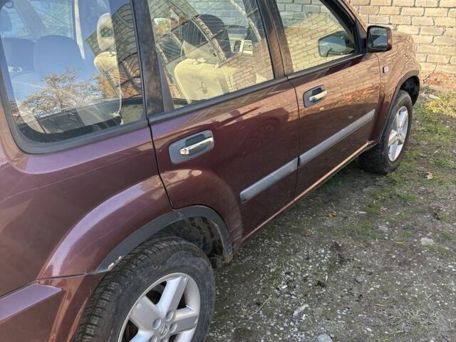 Червоний Ніссан Інша, об'ємом двигуна 2.2 л та пробігом 340 тис. км за 4164 $, фото 6 на Automoto.ua