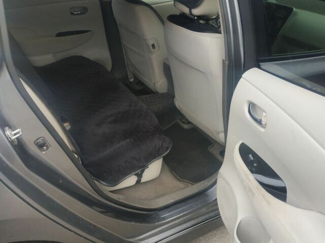 Сірий Ніссан Інша, об'ємом двигуна 0 л та пробігом 160 тис. км за 9999 $, фото 4 на Automoto.ua