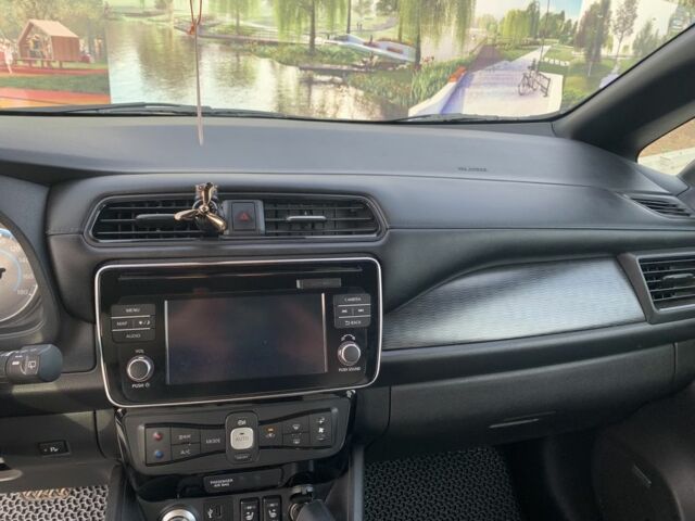 Сірий Ніссан Інша, об'ємом двигуна 0 л та пробігом 104 тис. км за 12900 $, фото 5 на Automoto.ua