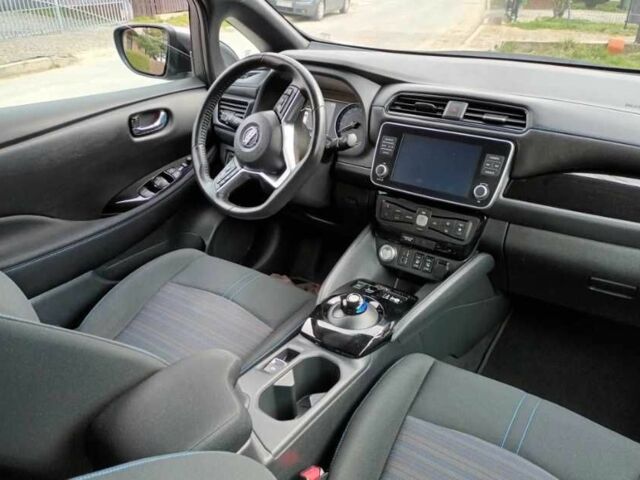 Серый Ниссан Другая, объемом двигателя 0 л и пробегом 35 тыс. км за 12000 $, фото 5 на Automoto.ua