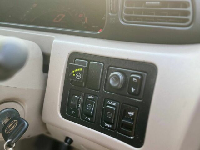 Серый Ниссан Другая, объемом двигателя 1.8 л и пробегом 200 тыс. км за 1200 $, фото 12 на Automoto.ua