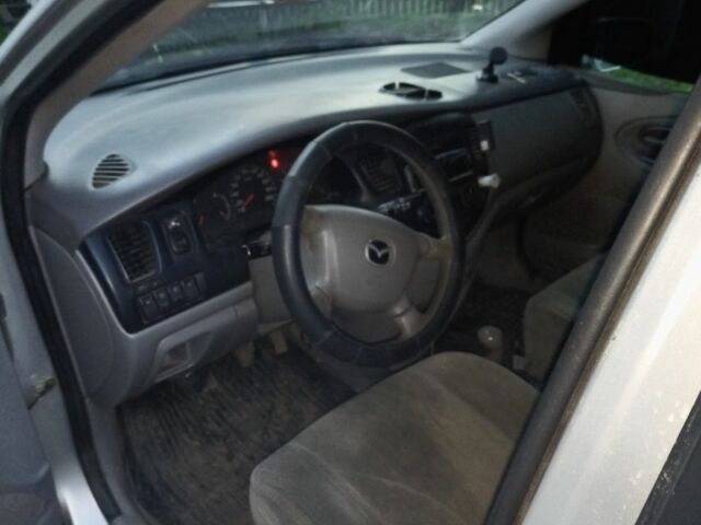 Сірий Ніссан Інша, об'ємом двигуна 2 л та пробігом 320 тис. км за 2300 $, фото 2 на Automoto.ua