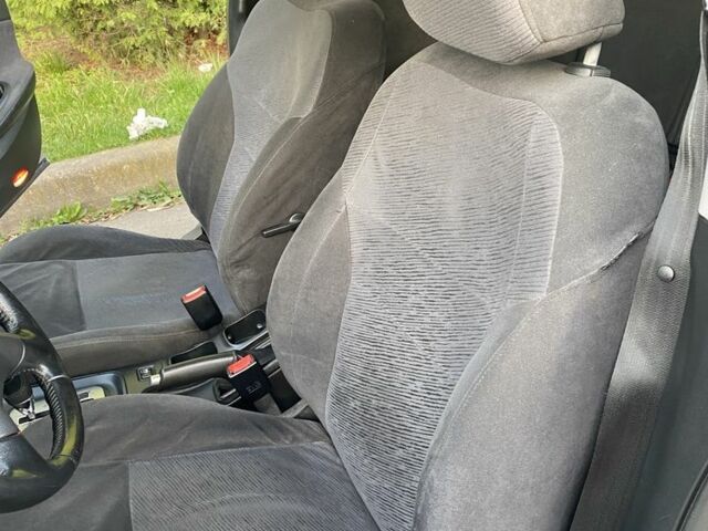 Сірий Ніссан Інша, об'ємом двигуна 2 л та пробігом 318 тис. км за 3700 $, фото 7 на Automoto.ua