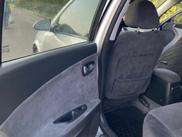 Сірий Ніссан Інша, об'ємом двигуна 2 л та пробігом 318 тис. км за 3700 $, фото 12 на Automoto.ua