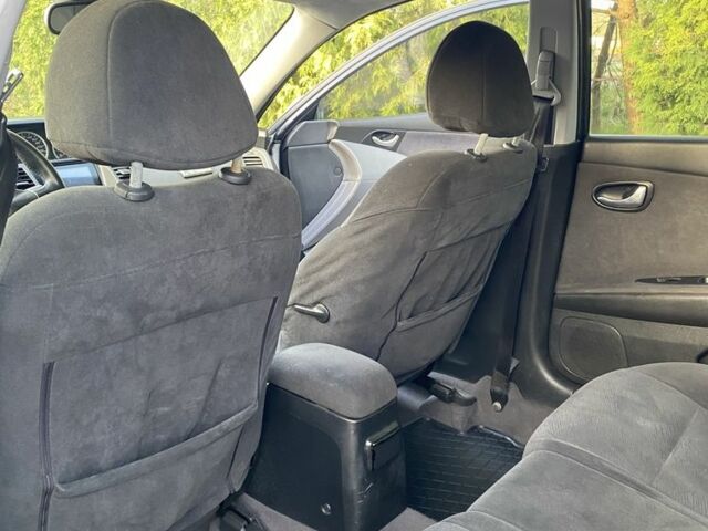 Сірий Ніссан Інша, об'ємом двигуна 2 л та пробігом 318 тис. км за 3700 $, фото 11 на Automoto.ua