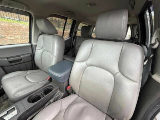 Серый Ниссан Другая, объемом двигателя 4 л и пробегом 77 тыс. км за 12000 $, фото 8 на Automoto.ua