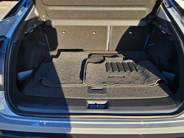 Сірий Ніссан Інша, об'ємом двигуна 0 л та пробігом 12 тис. км за 28000 $, фото 12 на Automoto.ua