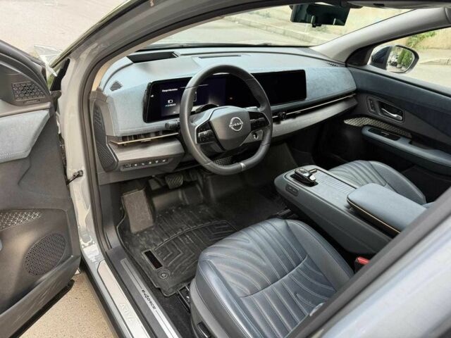 Сірий Ніссан Інша, об'ємом двигуна 0 л та пробігом 10 тис. км за 18600 $, фото 4 на Automoto.ua