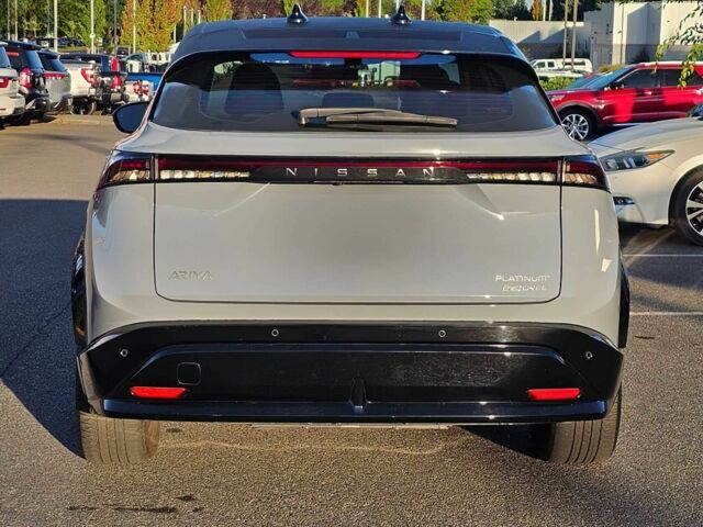 Сірий Ніссан Інша, об'ємом двигуна 0 л та пробігом 12 тис. км за 28000 $, фото 4 на Automoto.ua